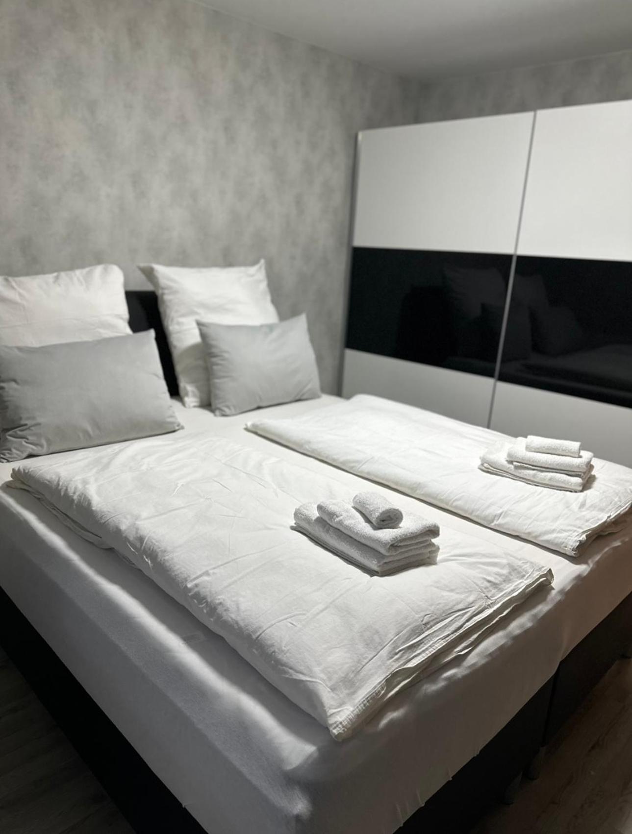 Fewo Am Deich 1 Zentral Mit Stadtblick Und Kontaktloser Check In Bremerhaven Dış mekan fotoğraf