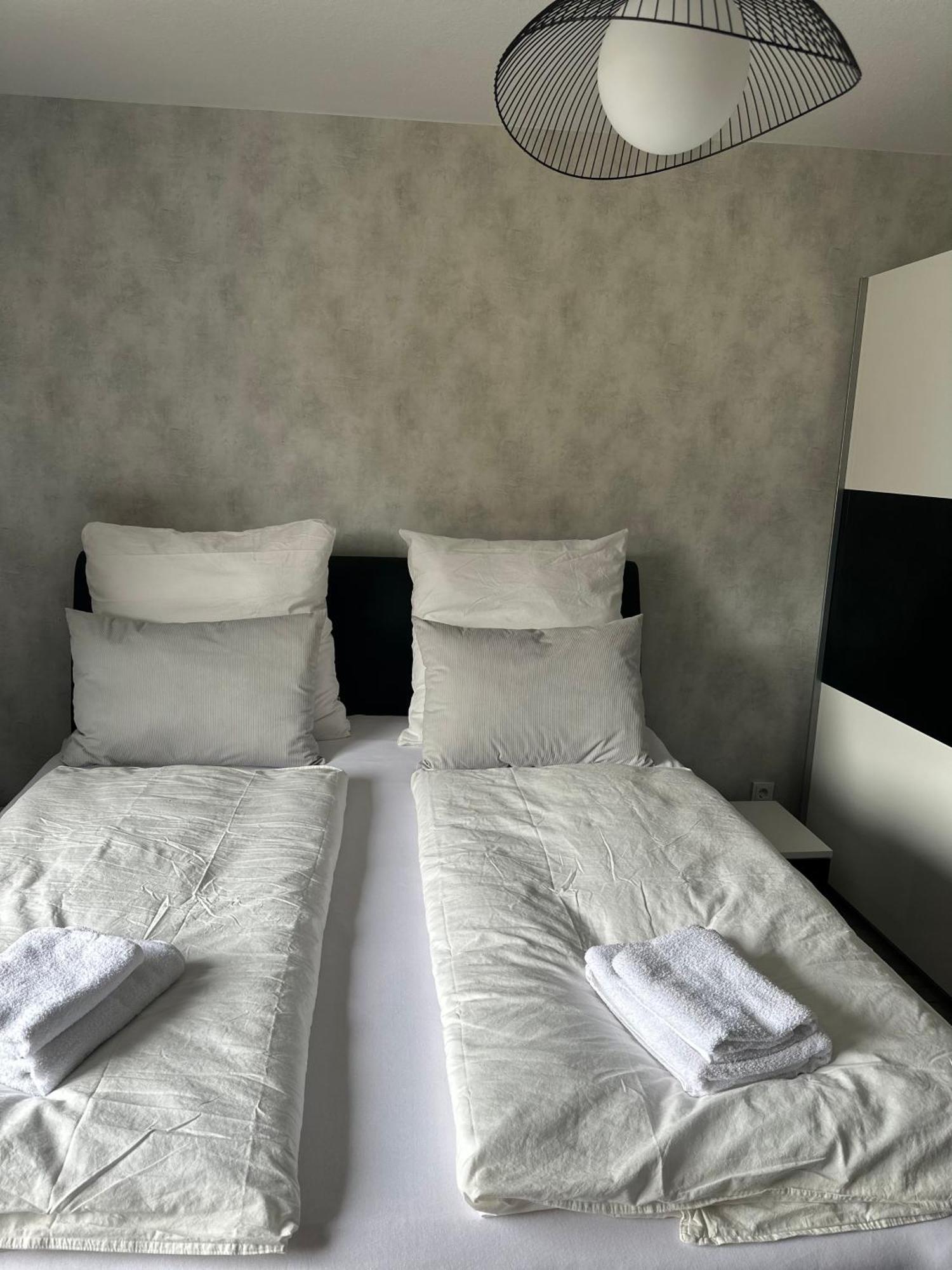 Fewo Am Deich 1 Zentral Mit Stadtblick Und Kontaktloser Check In Bremerhaven Dış mekan fotoğraf